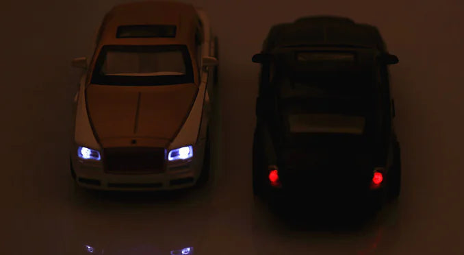 Phantom Alloy Car Model 1:32 with Sound and Light